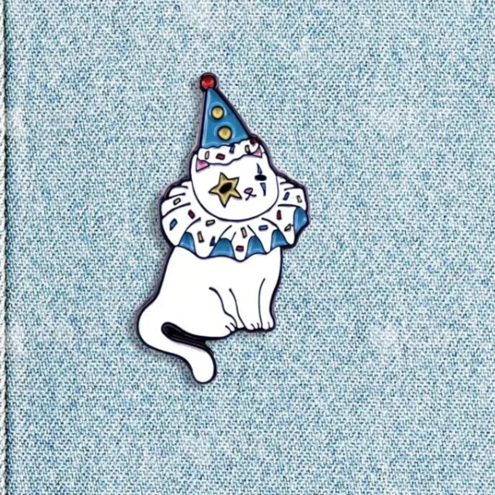 Blue white cat clown enamel brooch lapel pin denim hat clothes backpack bag cap